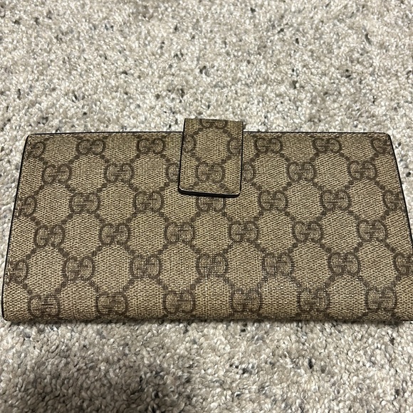 AUTHENTIC GUCCI WALLET - Picture 4 of 6